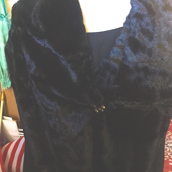 Faux Fur Shawl - Wrap - Picture 5 of 12